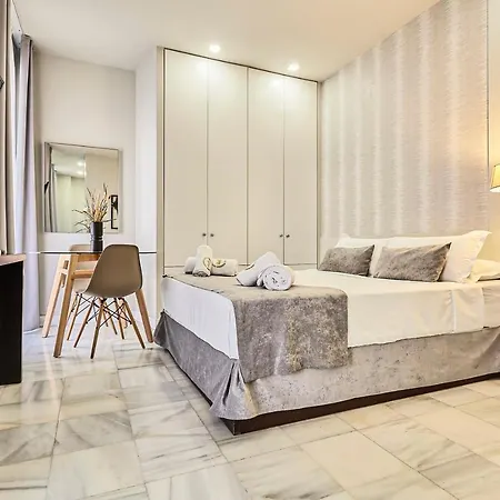 Aparthotel Hello *