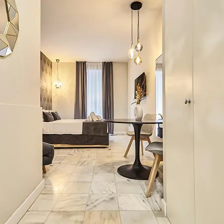Aparthotel Hello