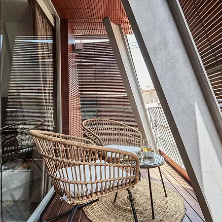 Hello Apartahotel 4*