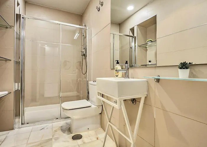 Hello Aparthotel 4*