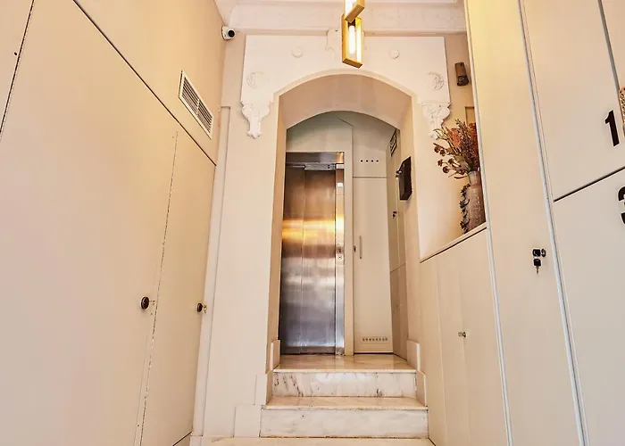 Apartahotel Hello 4*