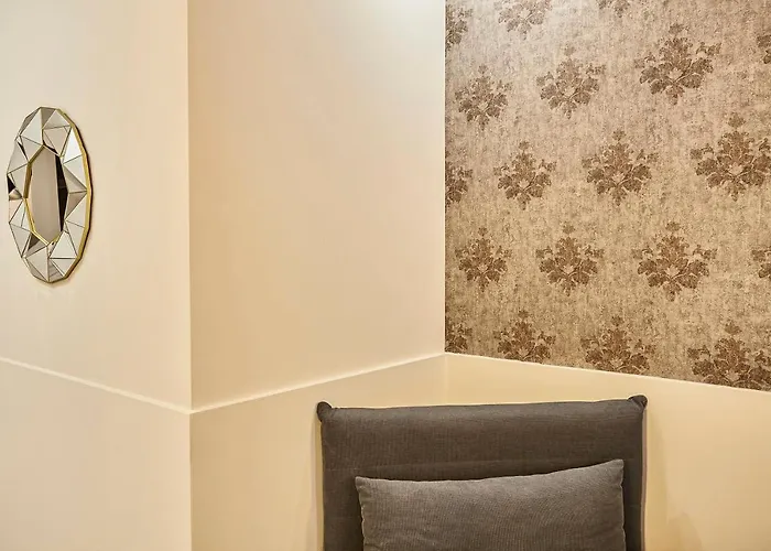 Hello Aparthotel 4*