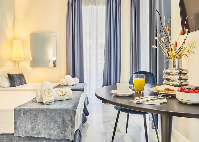 Hello Apartahotel 4*